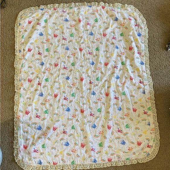 Adorable Vintage Handmade Infant Baby Quilt Clowns Rainbows Puppy Quilt - Picture 1 of 5